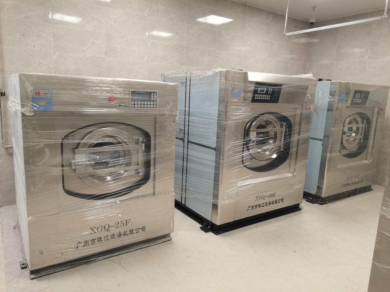 珠江洗滌設(shè)備工業(yè)洗衣機(jī)助力醫(yī)院高效清洗解決方案