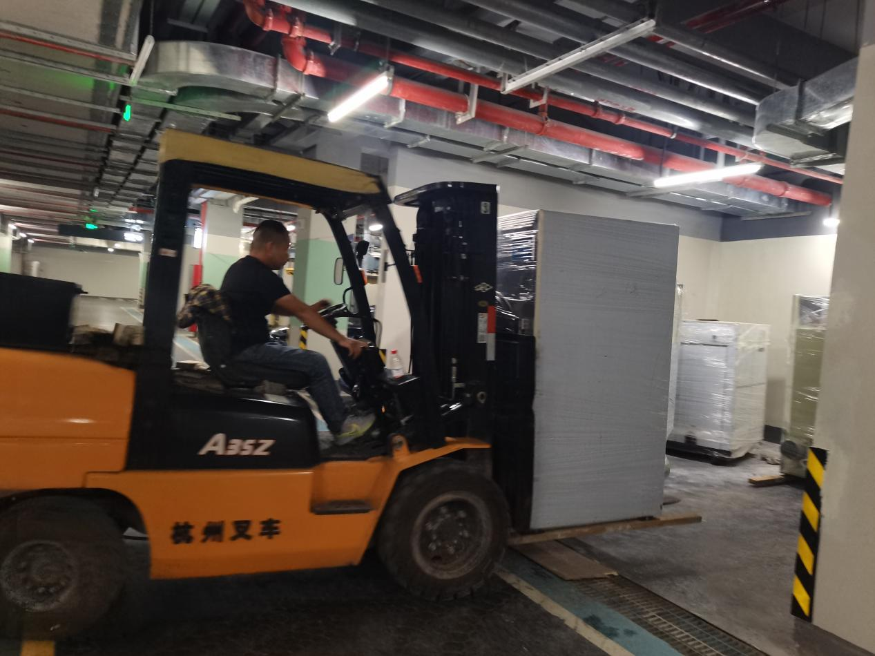 珠江洗滌設備：餐飲酒店的最佳選擇，滾筒工業洗衣機定制供應商